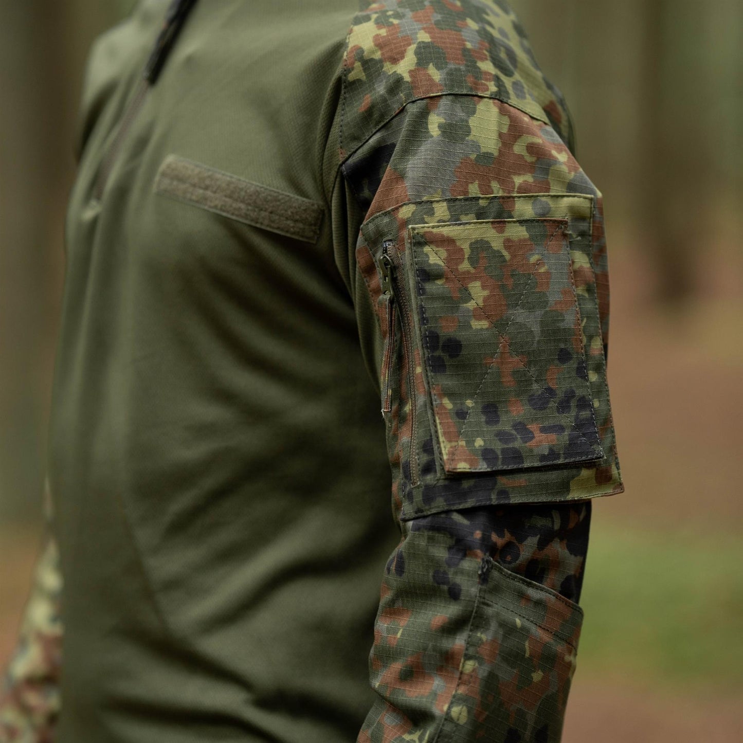 TACGEAR Vokietijos kariuomenės stiliaus taktiniai marškiniai Flectarn marginimo, patvarus ripstop audinys ir kišenės.