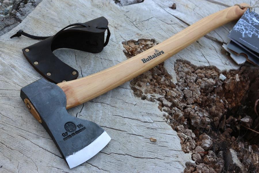 HULTAFORS ABY Forest Axe anglies plieno galva hikrio medienos rankena, universalus ir tikslus kirvis lauko darbams.