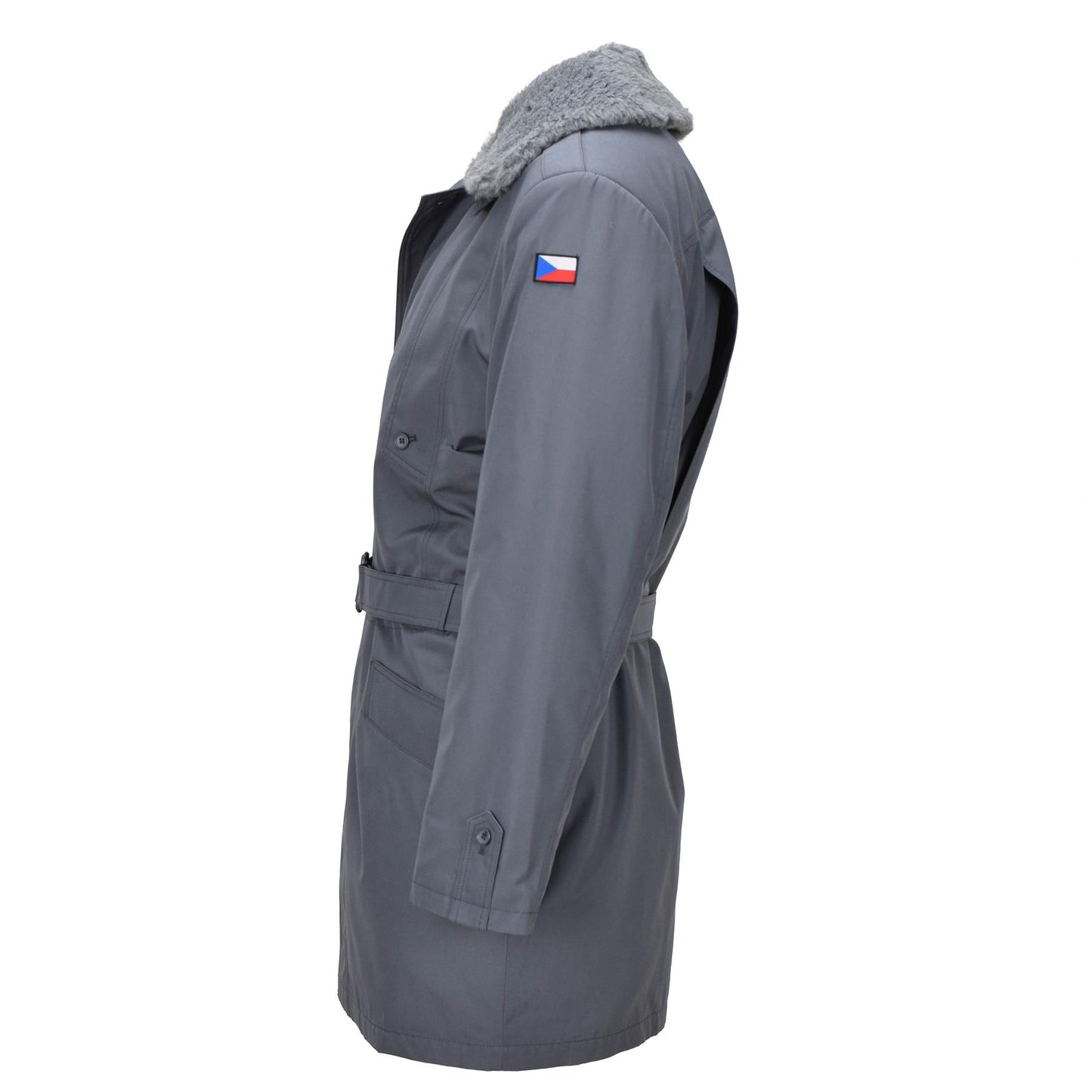 Pilka Čekijos kariuomenės M85 parka su pamušalu ir kailiu, dekoruota Čekijos vėliavos emblema ant rankovės