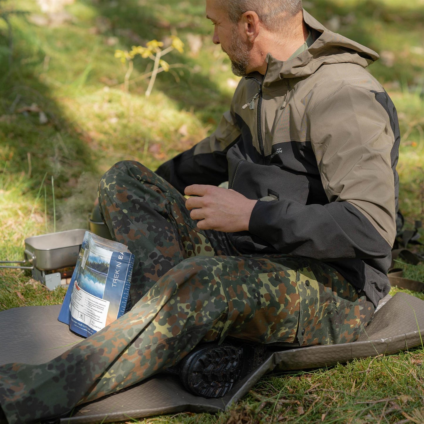 MIL-TEC Vokietijos kariuomenės stiliaus lauko uniforminės kelnės Flecktarn marginimo