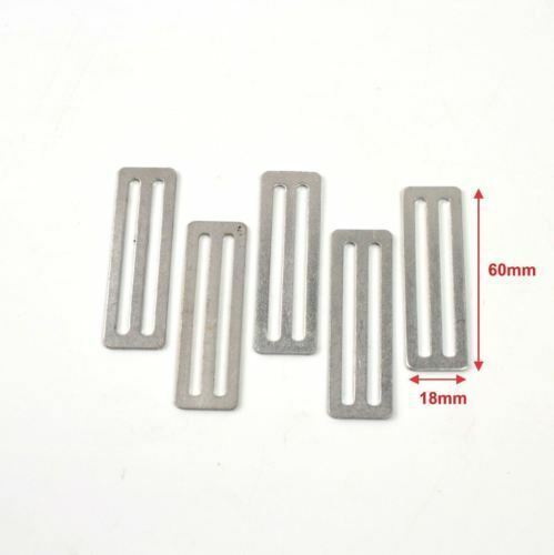 10 vnt originaliu kariniu aliuminio trijų angų sagtelių diržams, 60x18mm matmenys, sidabro spalvos metalines sagteles