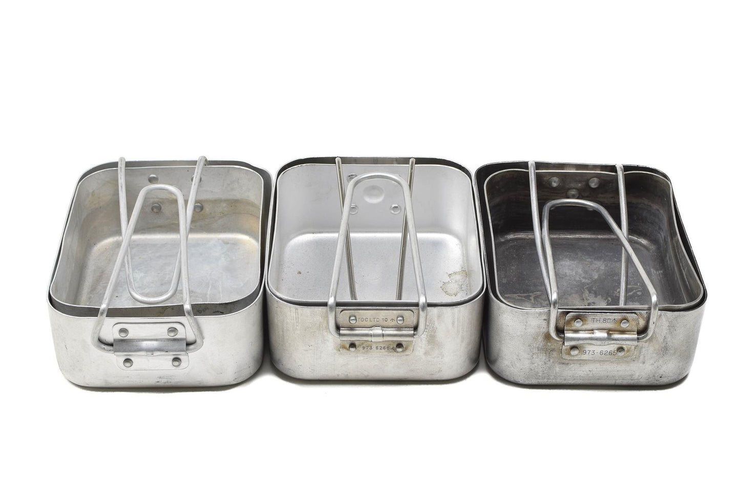 Jungtinės Karalystės kariuomenės stalo indų rinkinys aliuminis stovyklavimui lauke žygiams, sulankstomos rankenos, patvarus aliuminis.