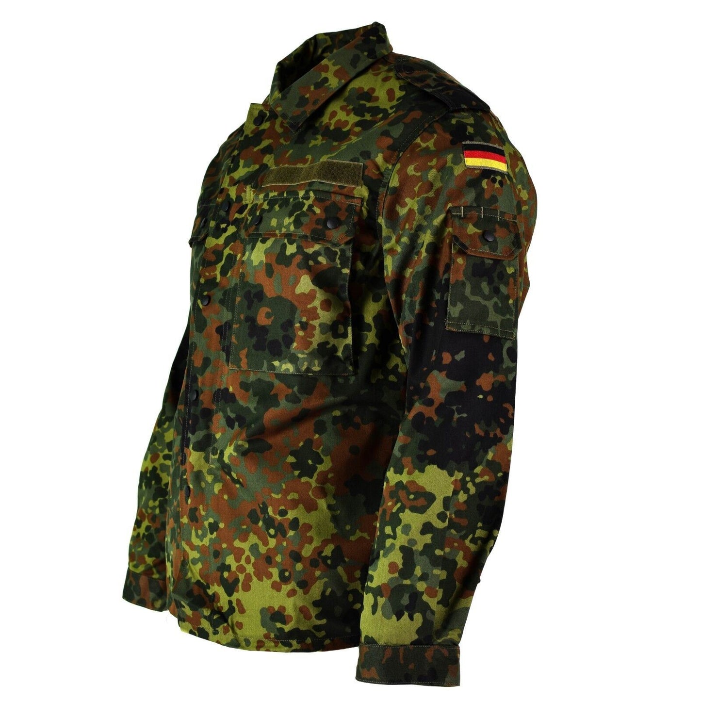 Vokiečių kariuomenės marškiniai ilgomis rankovemis flecktarn, pagaminti iš medvilnės mišinio su reguliuojamais rankogaliais.