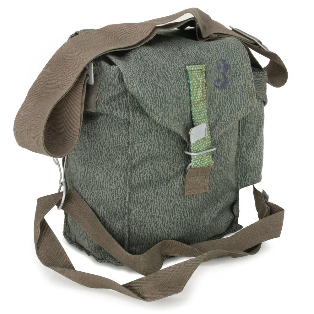 Lenkijos kariuomenės dujokaukės krepšys Wz. 68 marginimas su moro kamufliažu ir reguliuojamu diržu.