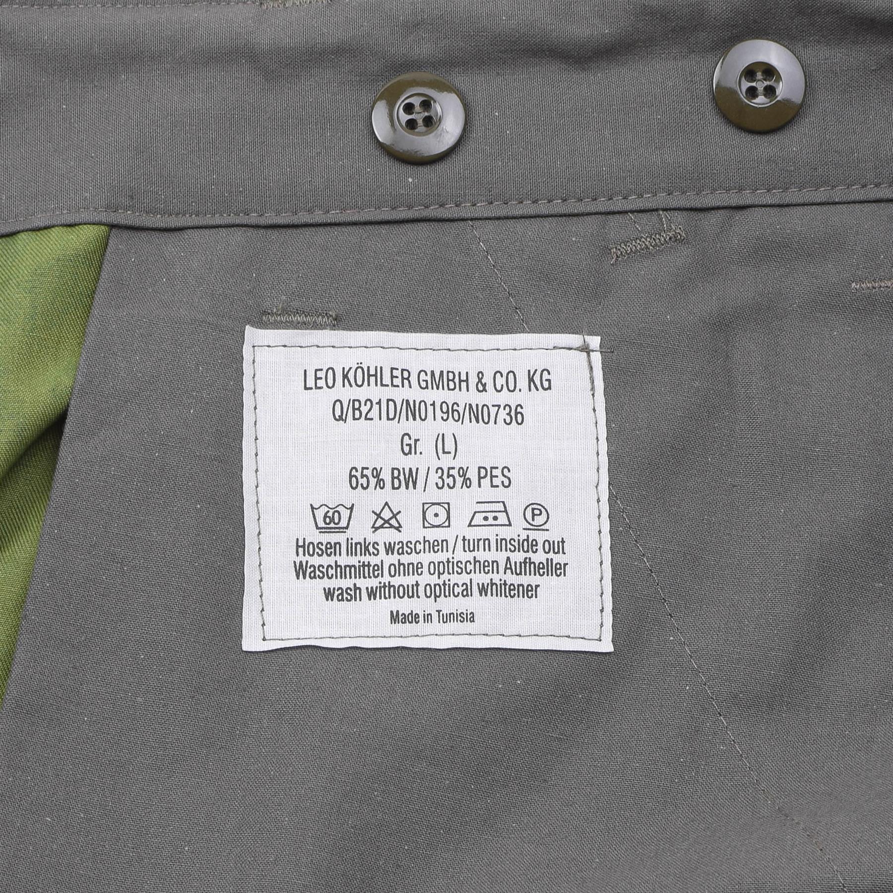 Leo Kohler šortai iki keliu Flecktarn marginimo vidinė etiketė su skalbimo instrukcijomis ir mygtukais.