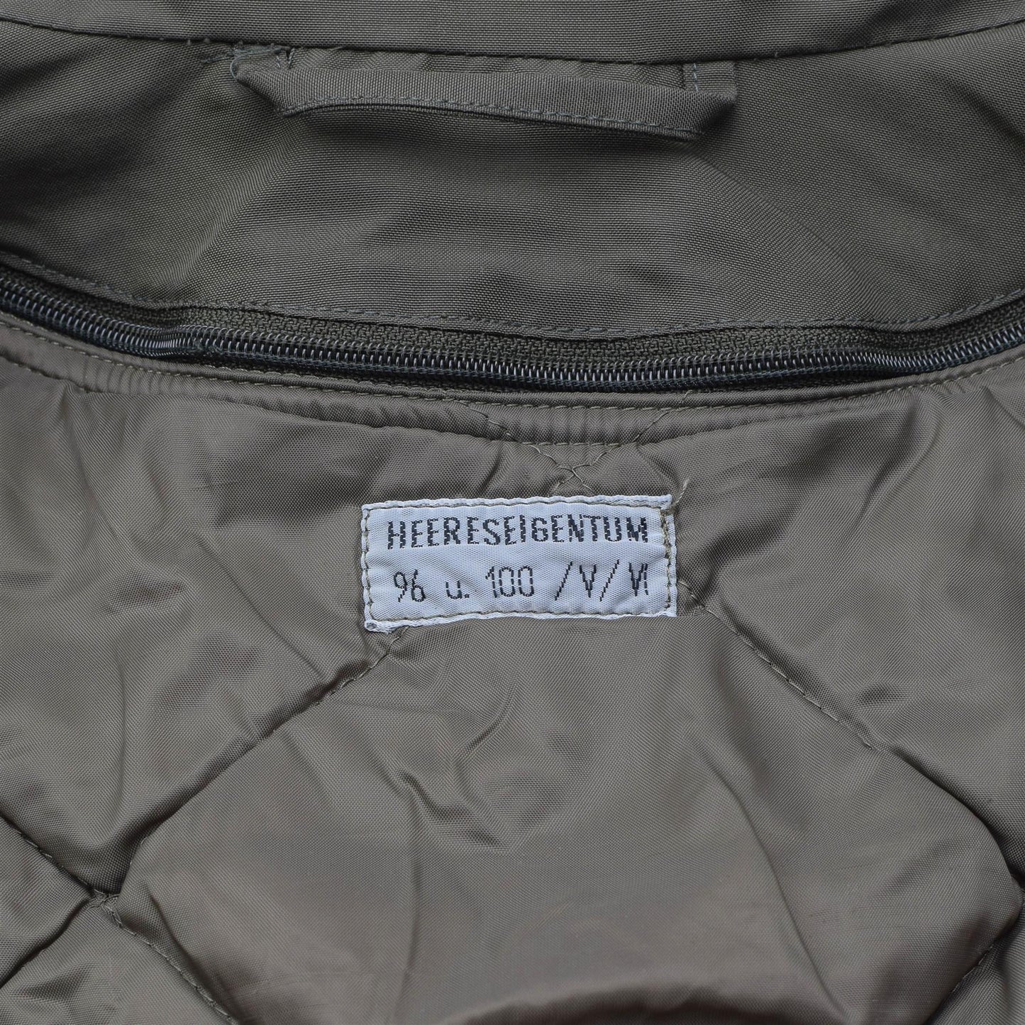 Austrijos kariuomenės neperšlampa Gore-Tex striukė su pamušalu alyvuogių