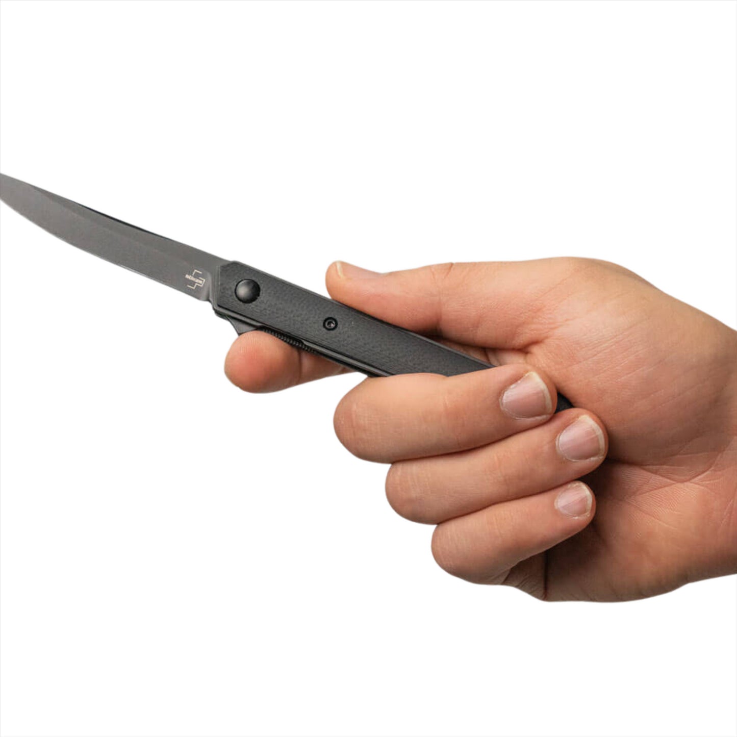 Boker Plus Kwaiken Air Mini sulankstomas peilis su G10 rankena ir plonu D2 įrankiniu plienu juodas, rankoje.