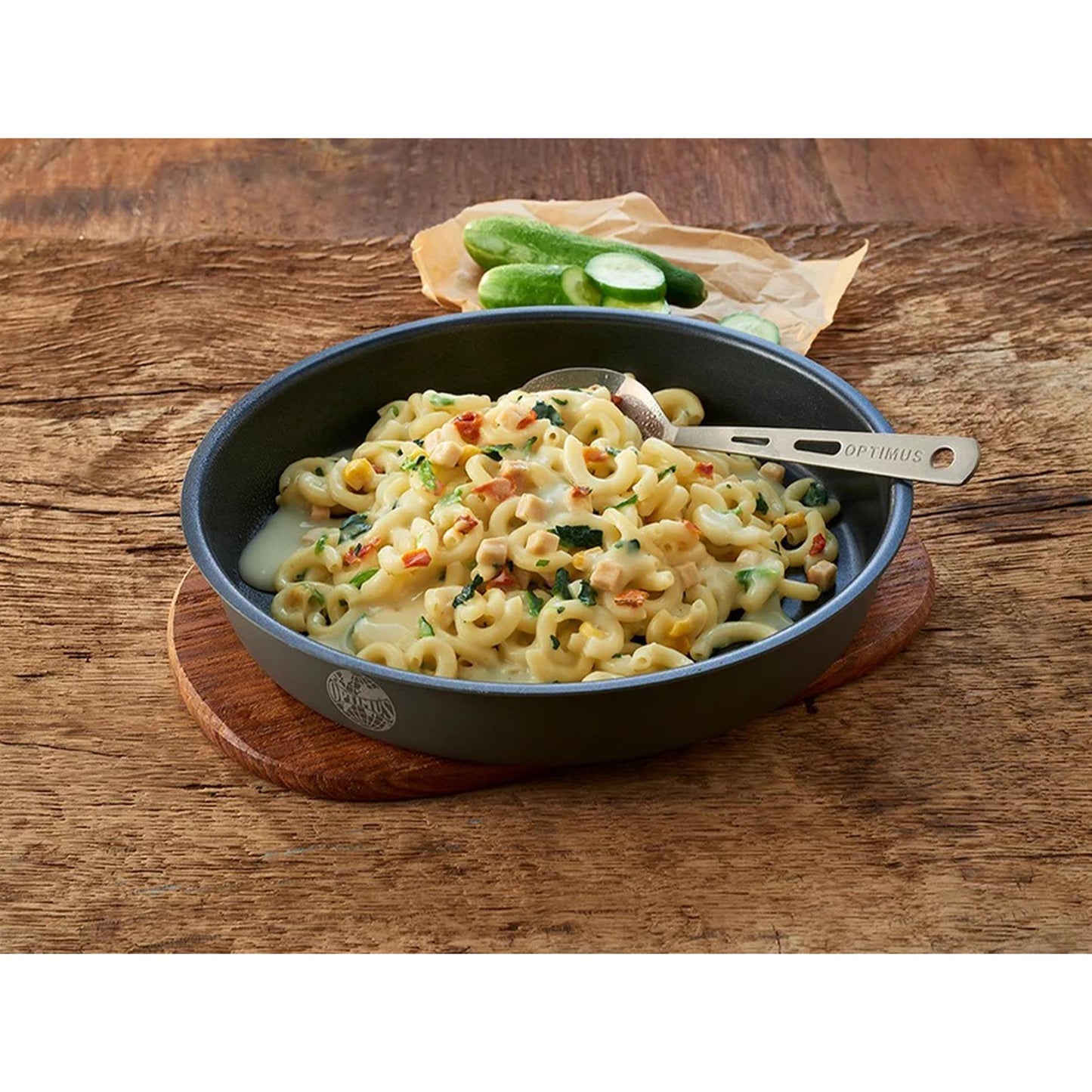 Trek'N Eat pagrindinis patiekalas Kreminiai makaronai su vištiena sublimuotas maistas paruoštas gamtoje valgymui.