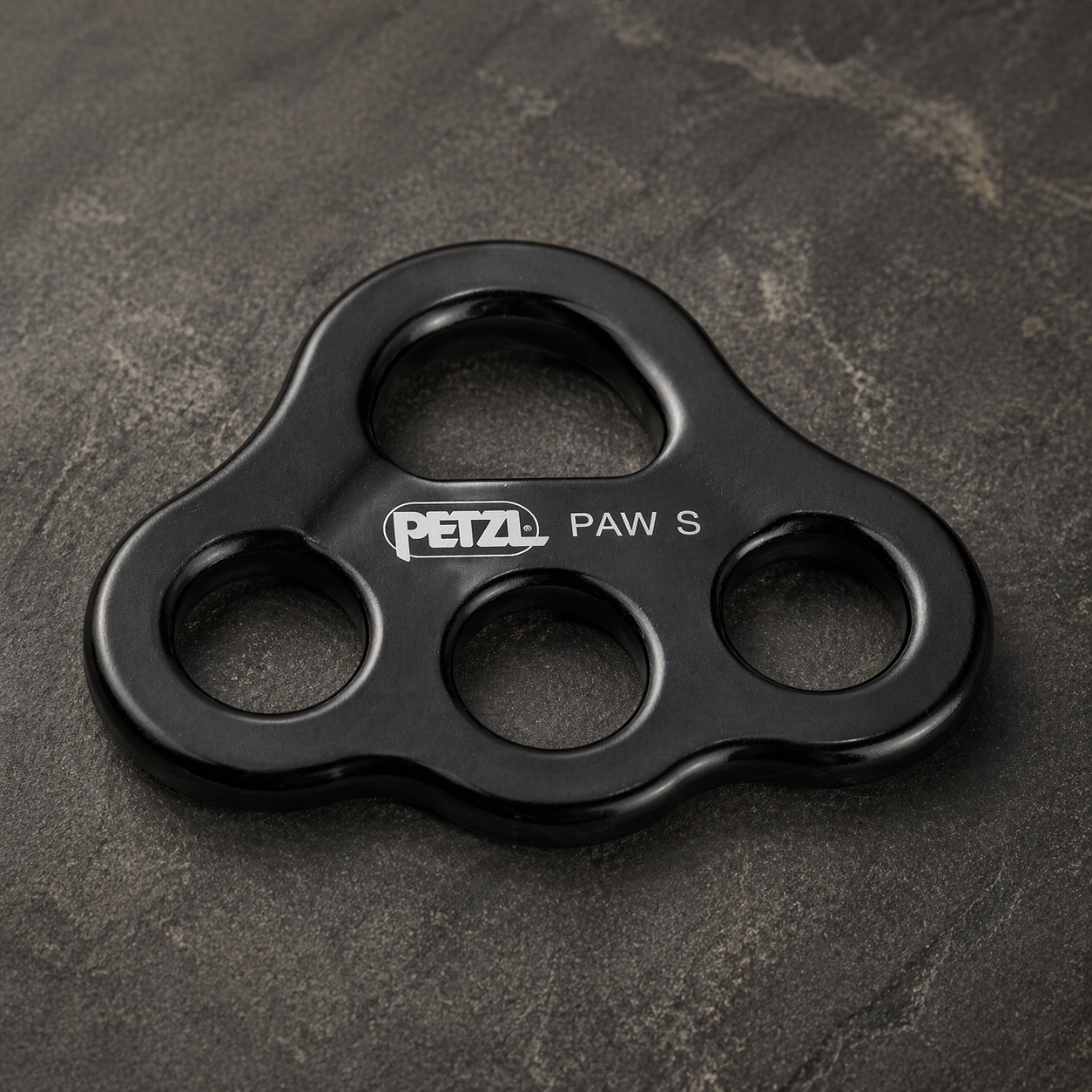 Petzl Paw kompaktiška rigingo plokštelė S dydžio profesionali juoda