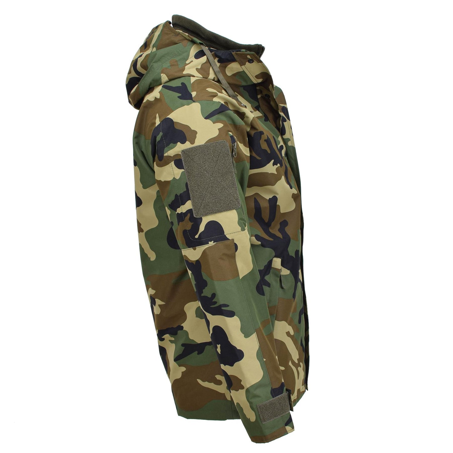 MIL-TEC GEN II dėgnam orui striukė su flisiniu pamušalu Woodland kamufliažo, vandeniui atspari ir šilta.