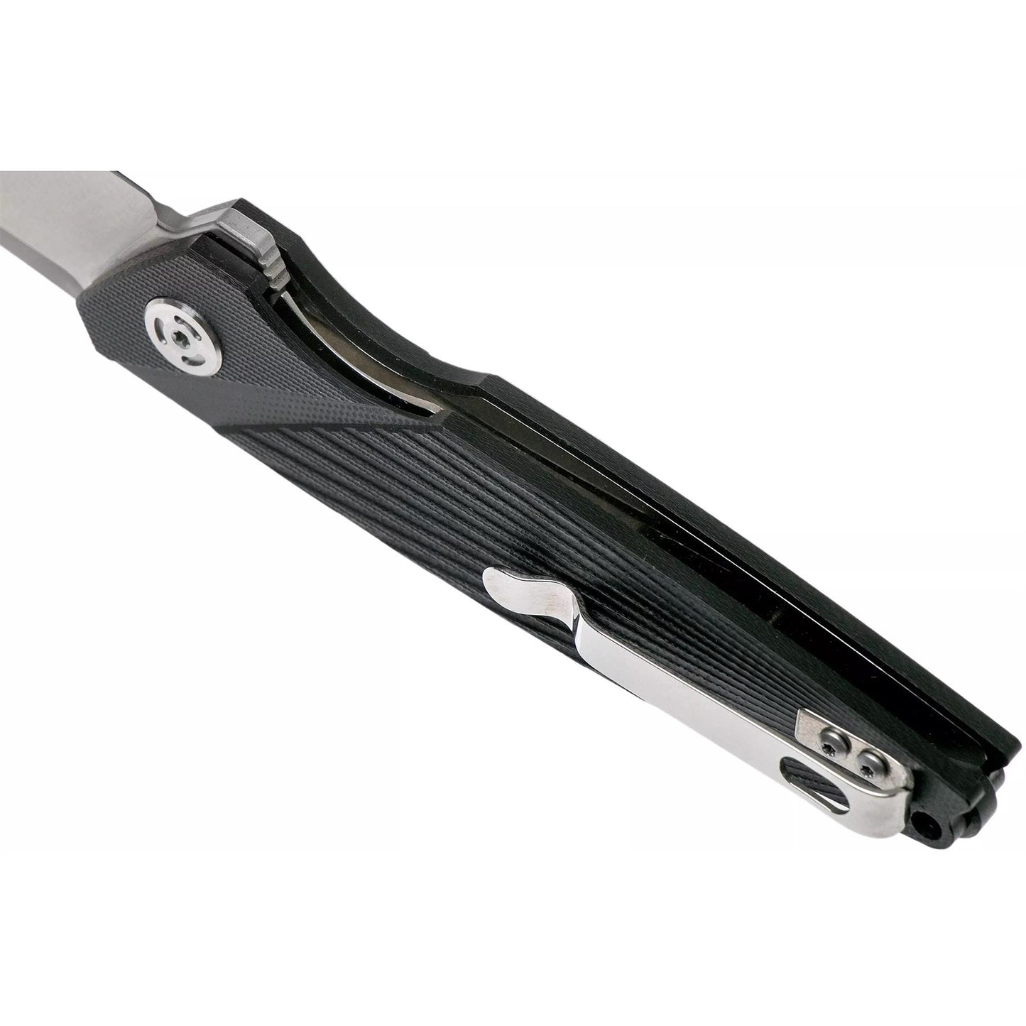 Fox Knives METROPOLIS sulankstomas kišeninis peilis iš nerūdijančio plieno 440C su juodu G10 rankena ir satininiu paviršiumi.