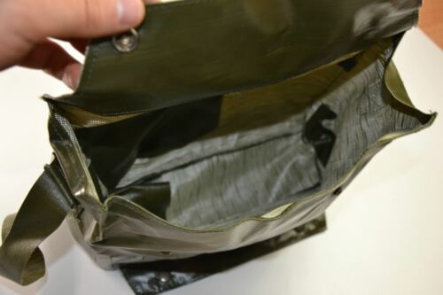 Cekoslovakijos kariuomenes dujokaukes krepselio vidus su gumine pamusaline medziaga