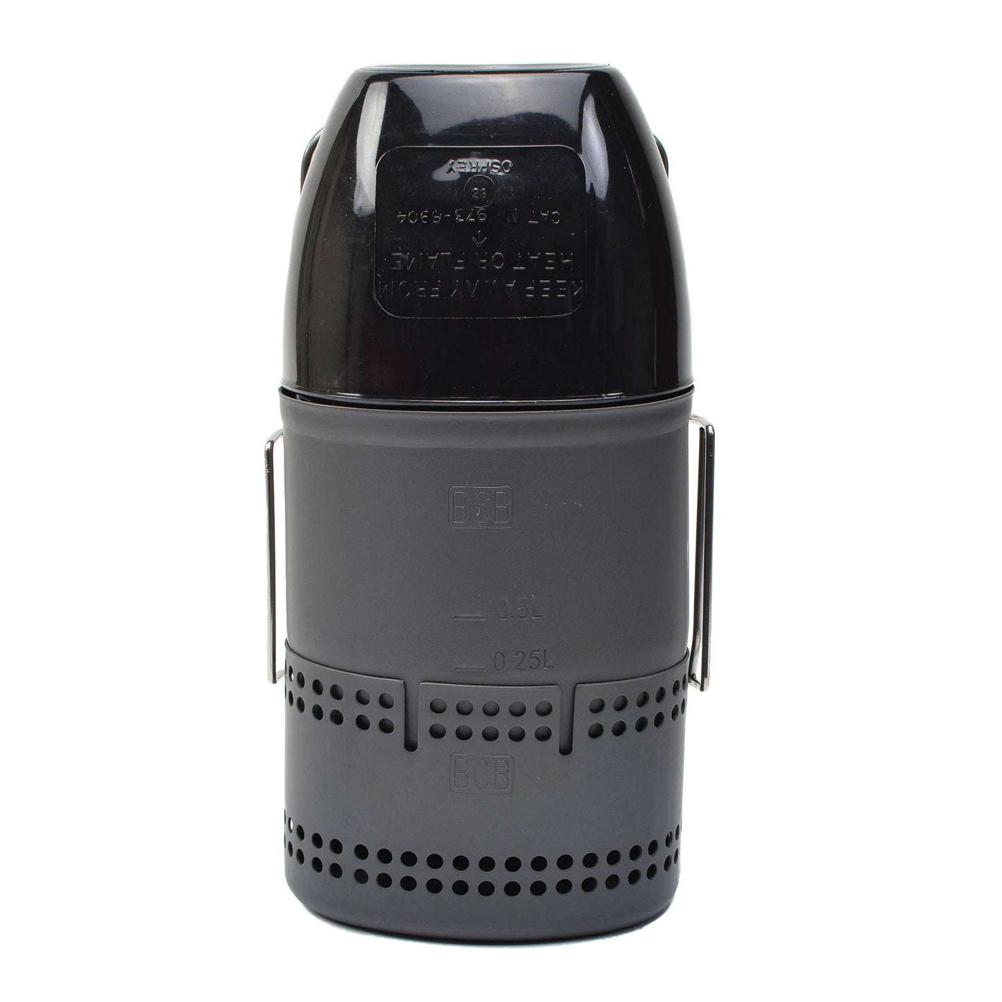 BCB MK2 Crusader maisto gaminimo rinkinys su juodu dangteliu ir pilku perforuotu kepsniniu dugnu, kompaktiskas virimo indas