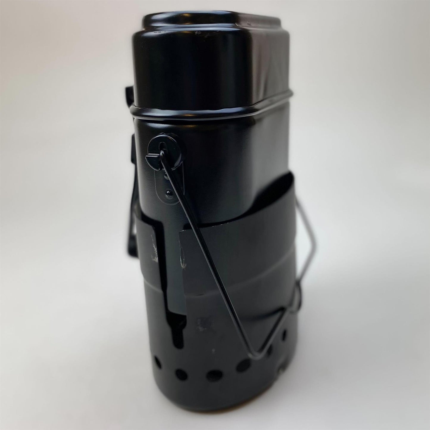 Lauko viryklės rinkinys Švediška viryklė Šveicariški lauko virtuvės indai – kompaktiškas vintažinis Švedijos kariuomenės Trangia degiklis.