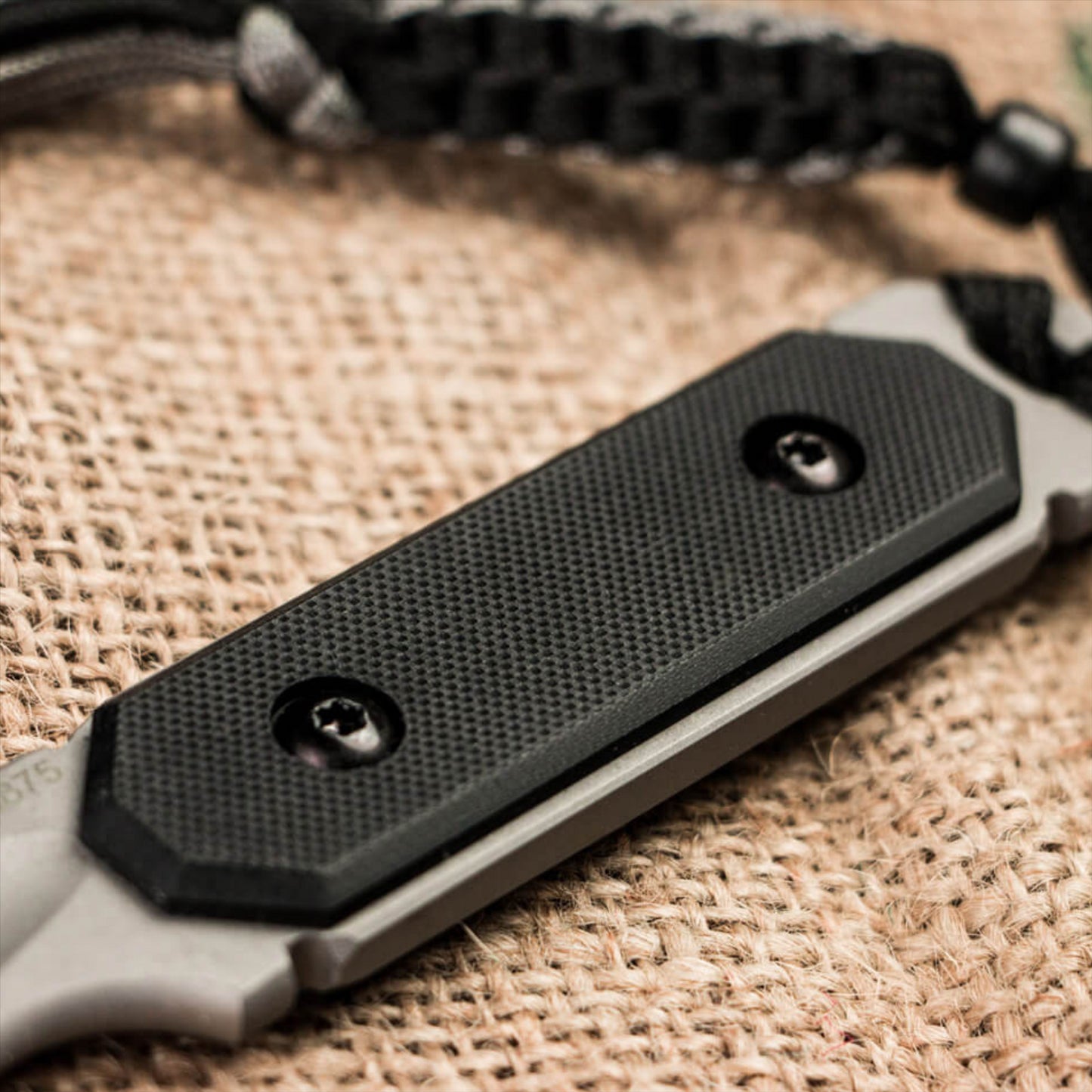 Boker Plus Cop Tool fiksuoto ašmens peilis su tvirta G10 rankena ir 440C nerūdijančio plieno ašmenimis.