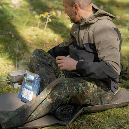 MIL-TEC Vokietijos kariuomenės stiliaus lauko uniforminės kelnės Flecktarn marginimo