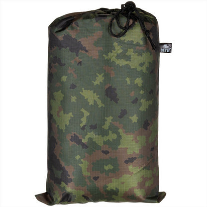 MFH Tarp Extreme tentas 3x3m atsparus vandeniui M05 – kamufliažinis tentas patogiame transportavimo maiše.
