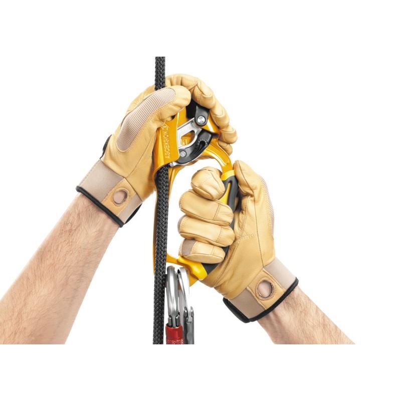 Petzl Ascension ergonominis rankinis ascenderis 8–13mm virvėms geltonas