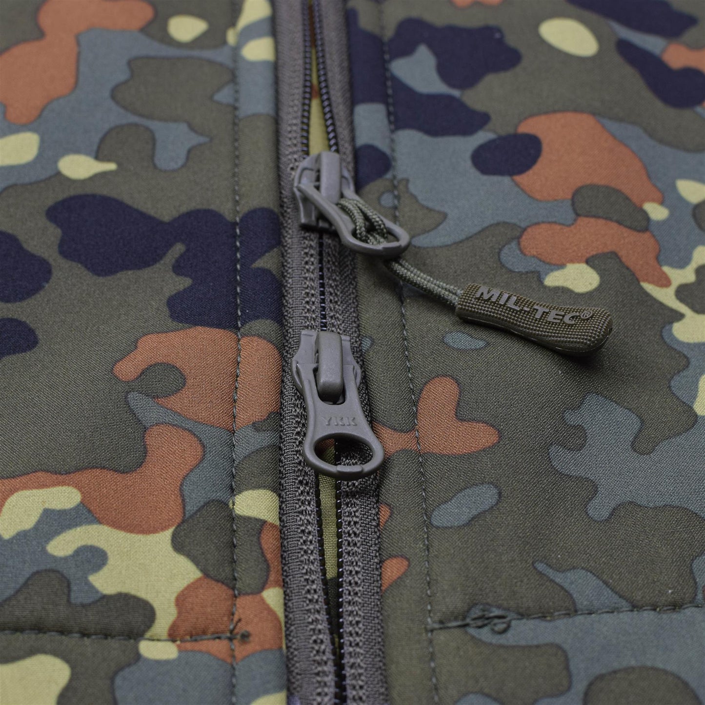 MIL-TEC Softshell atsparus vandeniui taktinis švarkas Flecktarn marginimo