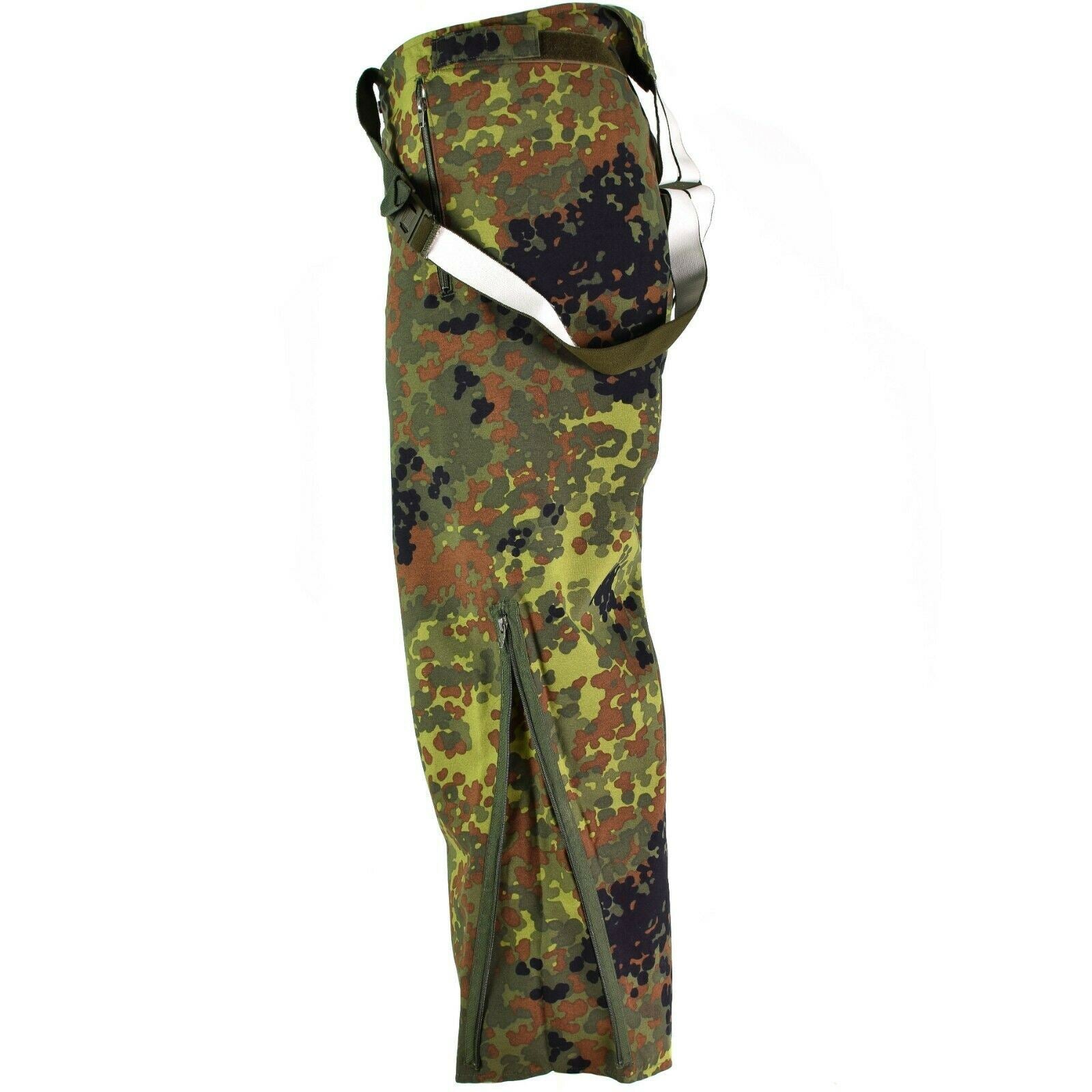 Vokiečių kariuomenės neperšlampamos kelnės su petnešomis Flecktarn marginimo, pagamintos iš Gore-Tex medžiagos.