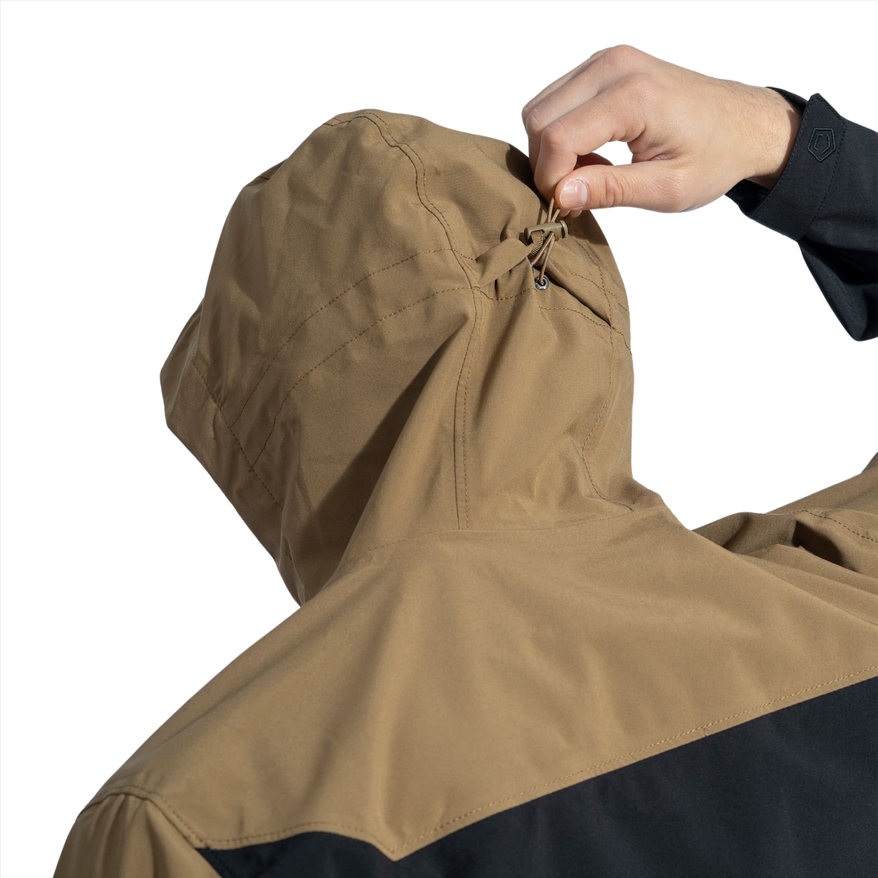 PENTAGON Monlite WP lengva neperšlampama Softshell striukė su reguliuojamu gobtuvu ir patvariais užtrauktukais.