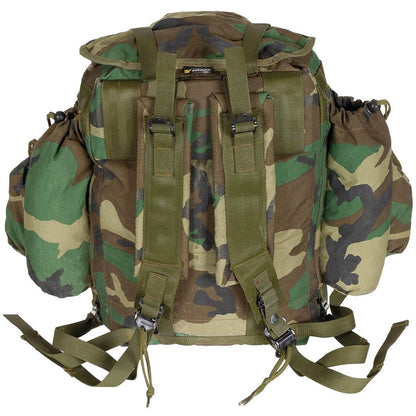 Turkijos kariuomenės 40L kuprinė Cordura medžiagos Woodland kamufliažas, tvirtos petnešos ir daug skyrių.