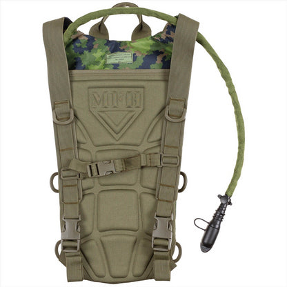 MFH hidratacinė kuprinė 2.5L su nugaros paminkštinimu M05 marginimo, ergonomiška, su gertuve ir kandikliu.